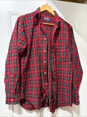 Vintage 100% virgin wool. Pendleton Red and Green Plaid Button-Down Shirt
